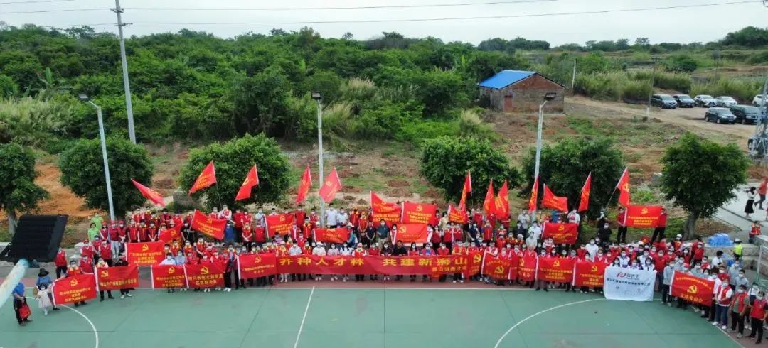 植树添绿 | 尊龙官方网站首页集团党支部加入义务植树运动，，，，，做生态文明实践者