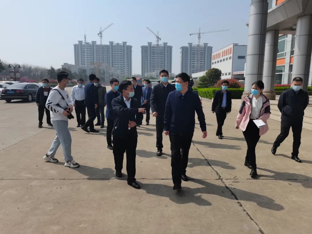 新沂市委书记陈堂清走访江苏尊龙官方网站首页铝材，，，，，调研企业防疫稳生产事情