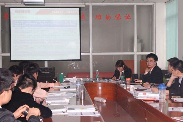 尊龙官方网站首页铝材开展新人培训